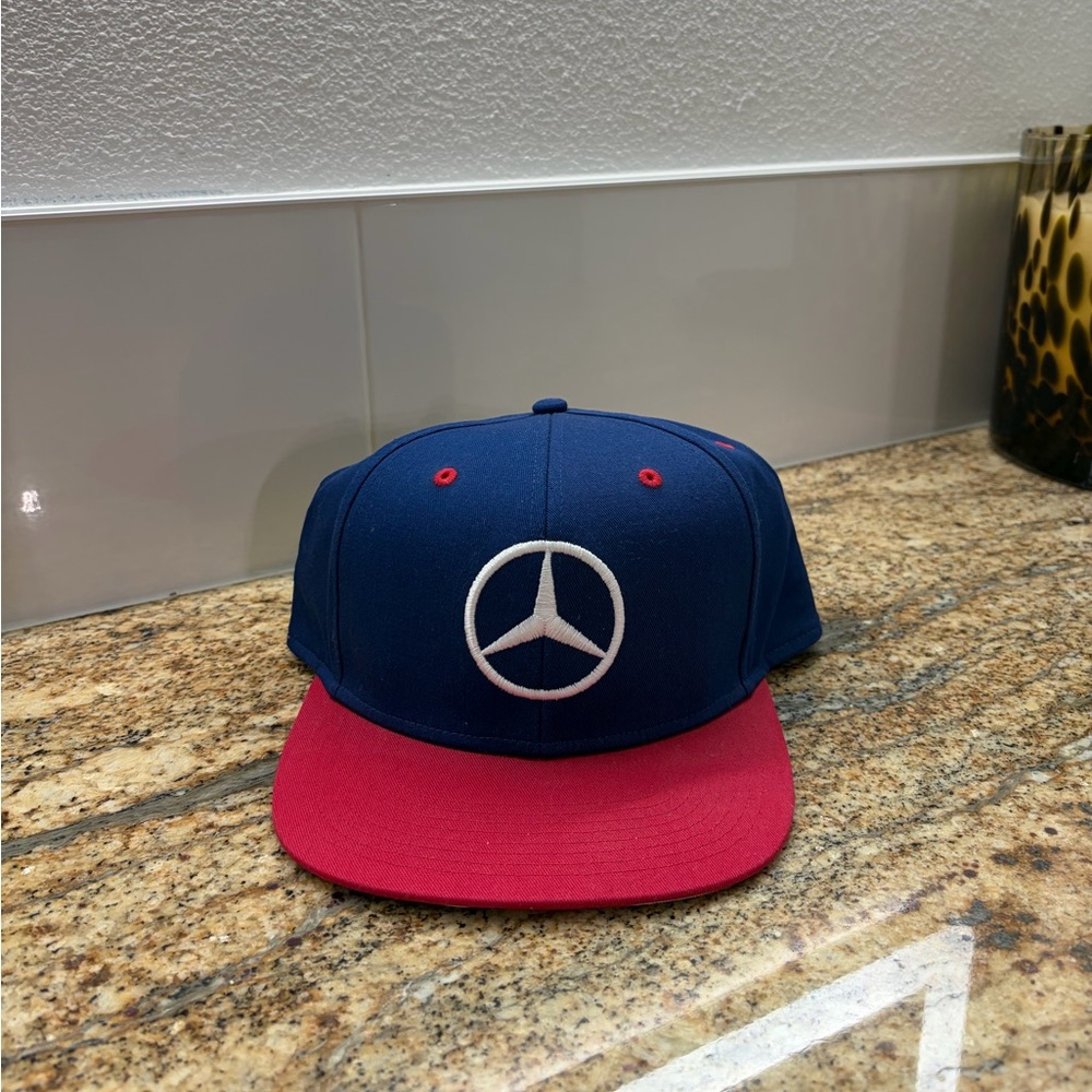 Lewis Hamilton Mercedes AMG
Petronas F1 2015 Austin GP Edition
Collectible Hat